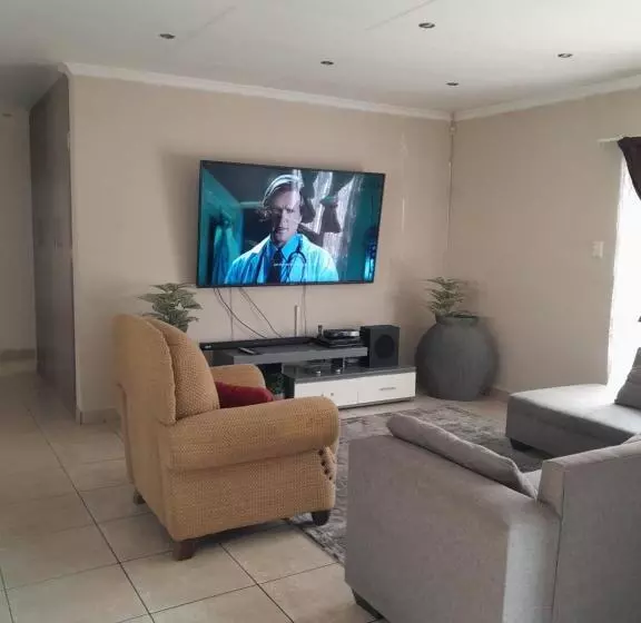 Retkeilymaja Secunda Backpackers