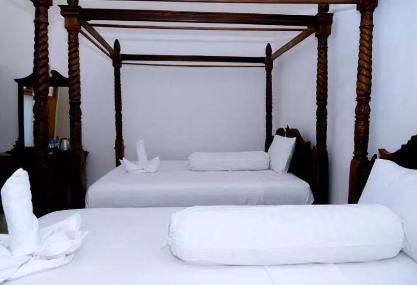 Frans Bernadus Hotel And Resto