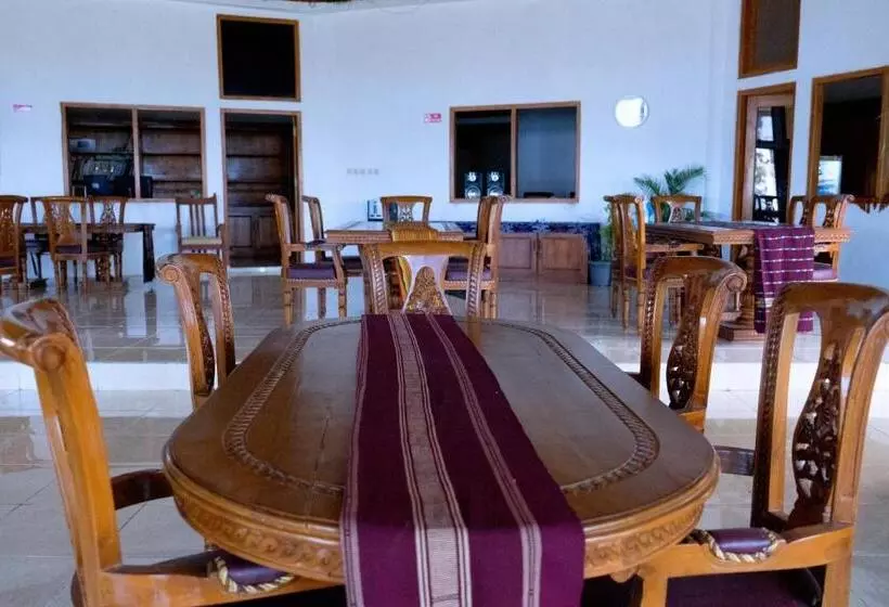 Frans Bernadus Hotel And Resto