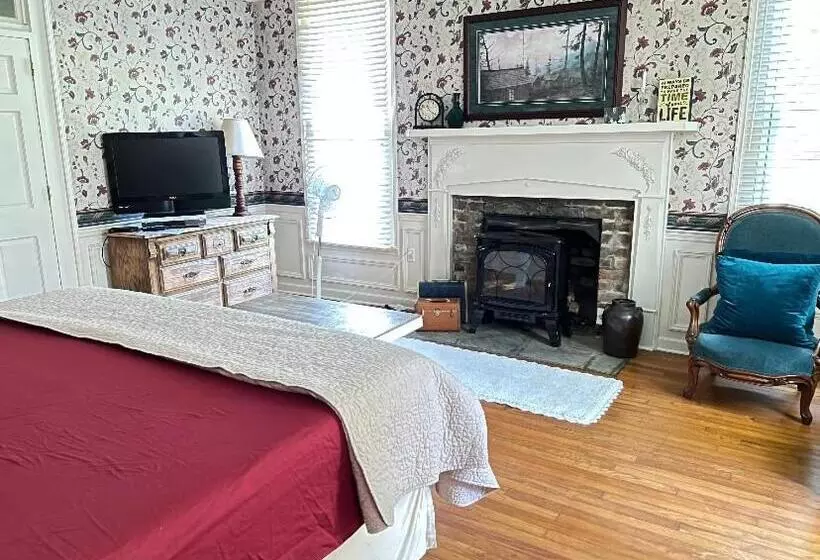 Historic Seaton Springs Farm B&b   J Seaton King Room & Private Bath