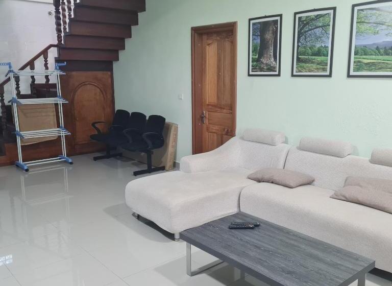 هتل Aanirustayinn