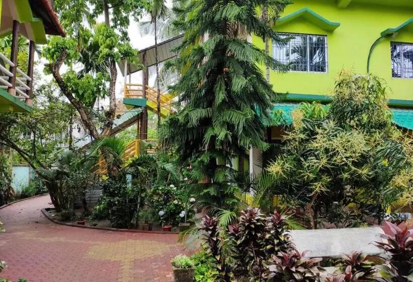 ホテル Jaldapara Wild Huts By Stayapart