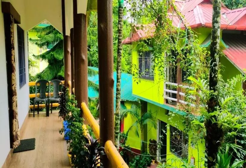 ホテル Jaldapara Wild Huts By Stayapart