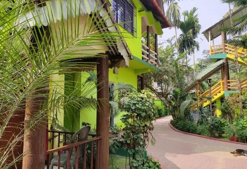 ホテル Jaldapara Wild Huts By Stayapart