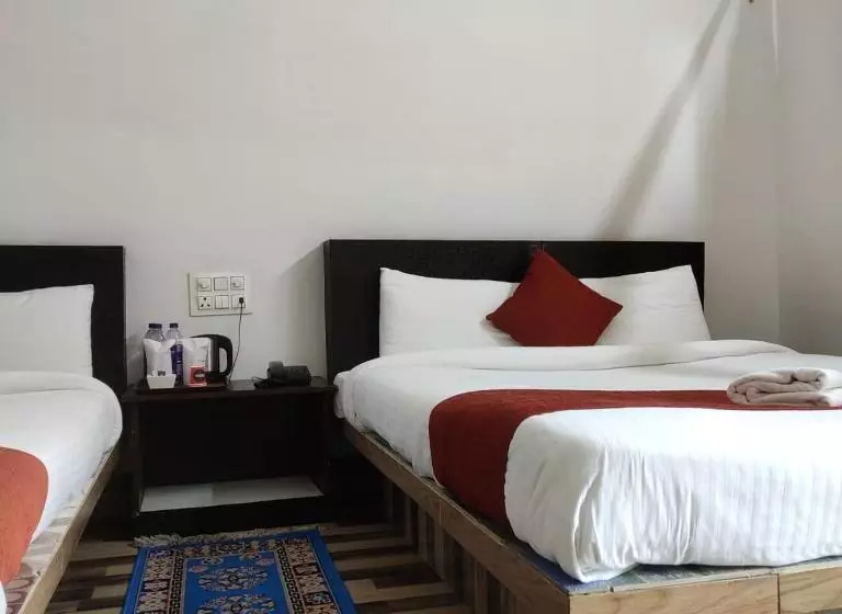 ホテル Jaldapara Wild Huts By Stayapart