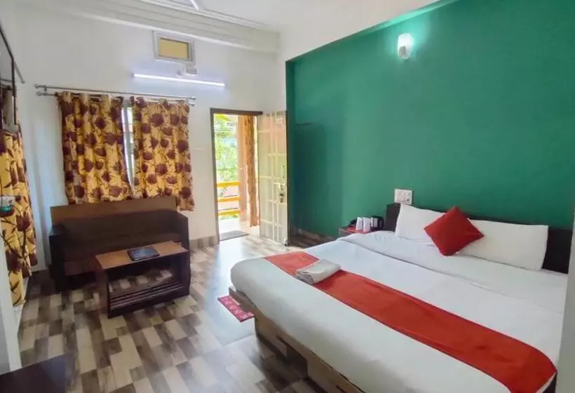 ホテル Jaldapara Wild Huts By Stayapart