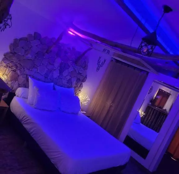 Hotelli Love Room Danslesbois Avec Spa