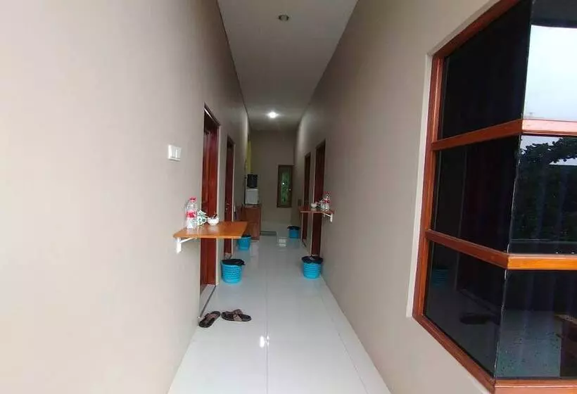 ホテル Wisma Kencana Syariah Near Uns Mitra Reddoorz