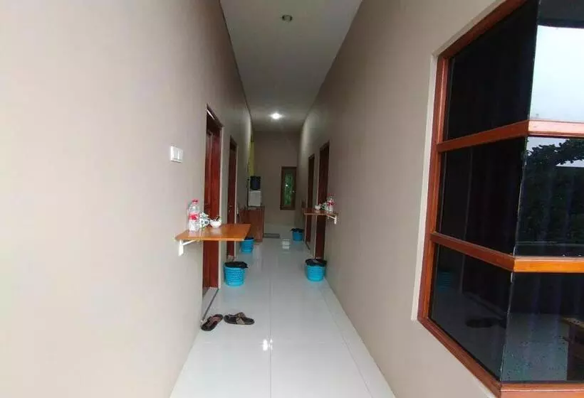 ホテル Wisma Kencana Syariah Near Uns Mitra Reddoorz