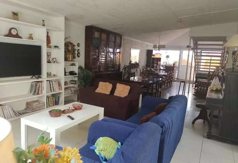 پانسیون Hostal Renca, Casa