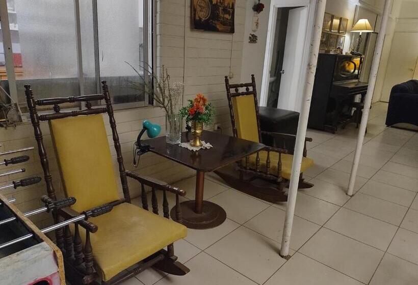 پانسیون Hostal Renca, Casa