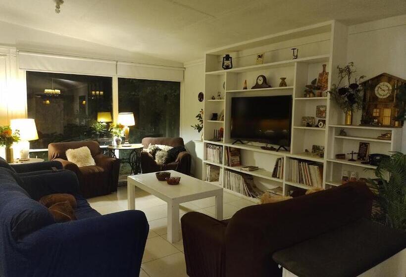 پانسیون Hostal Renca, Casa