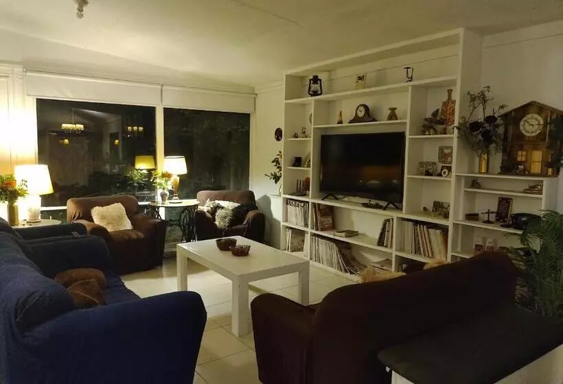 پانسیون Hostal Renca, Casa
