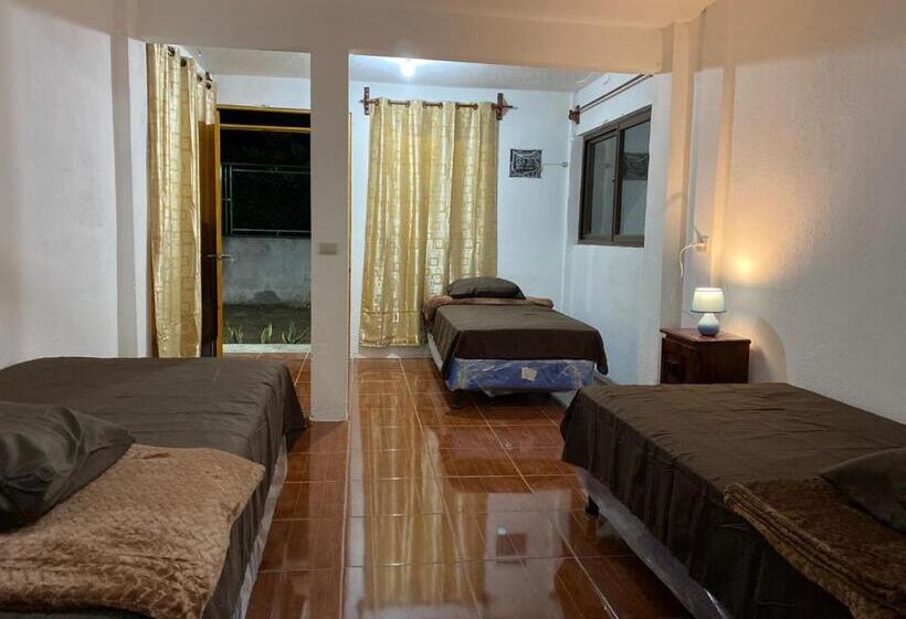 پانسیون Hostal Tika´aaj