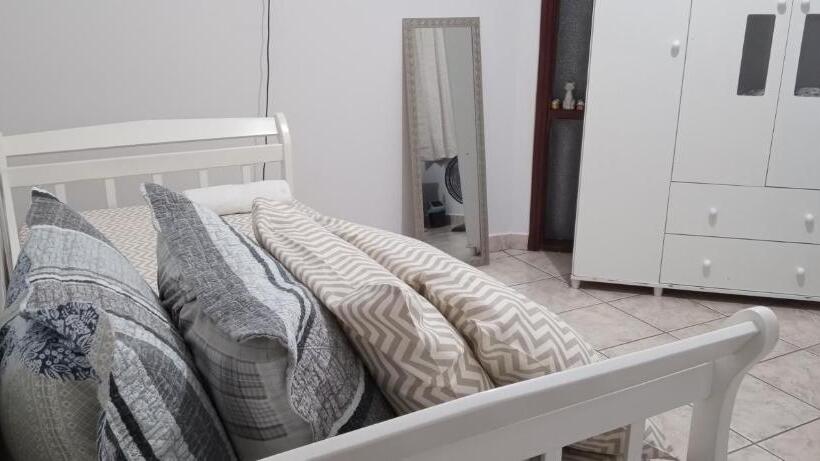 پانسیون Quarto Due Na Sakura House