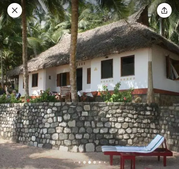 リゾートホテル Karikkathi Beach House