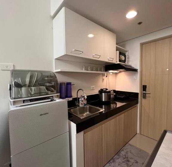 Vine Residences Tower 5 Unit 208 Euno Condotel Staycation