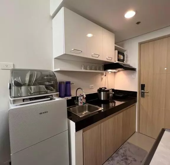 Vine Residences Tower 5 Unit 208 Euno Condotel Staycation