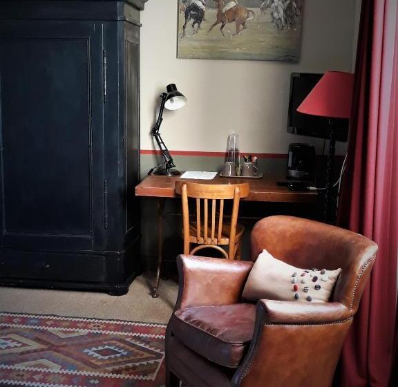 مبيت وإفطار Chambres D Hôtes Maison La Porte Rouge