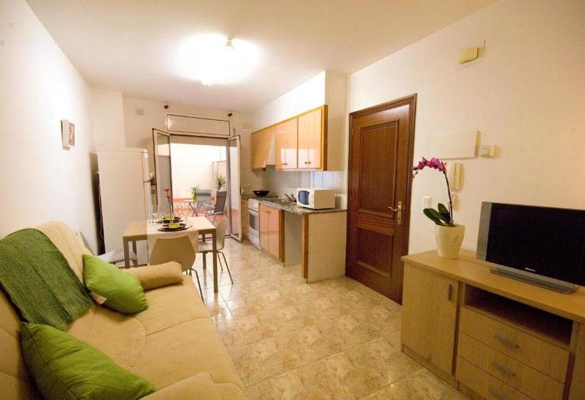 فندق Apartments Figueres