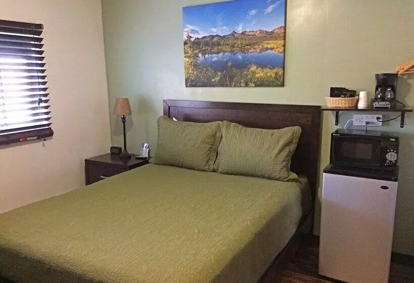 ホテル Creekwood Inn