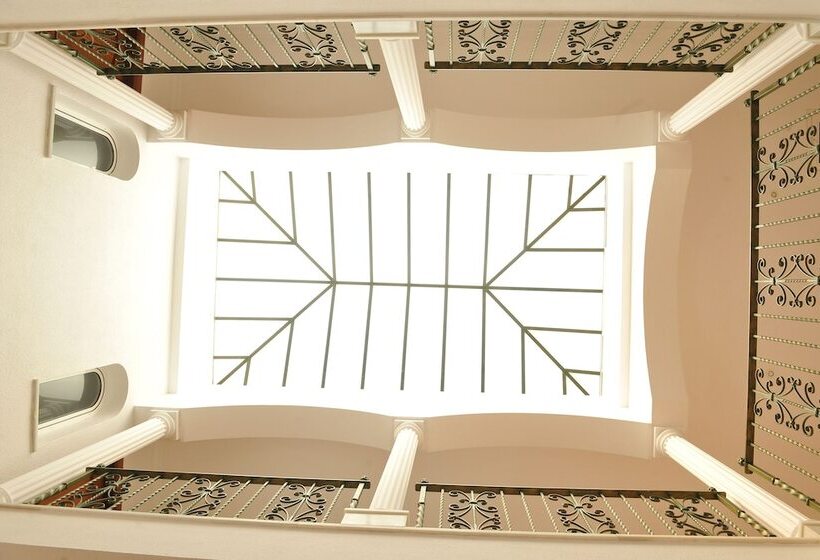 هتل Hostal Puerto Lepe