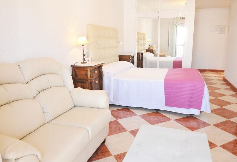 هتل Hostal Puerto Lepe