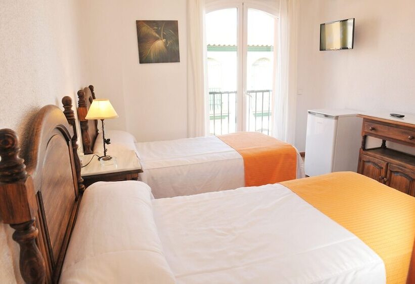 هتل Hostal Puerto Lepe