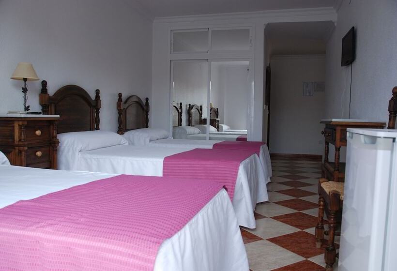 هتل Hostal Puerto Lepe