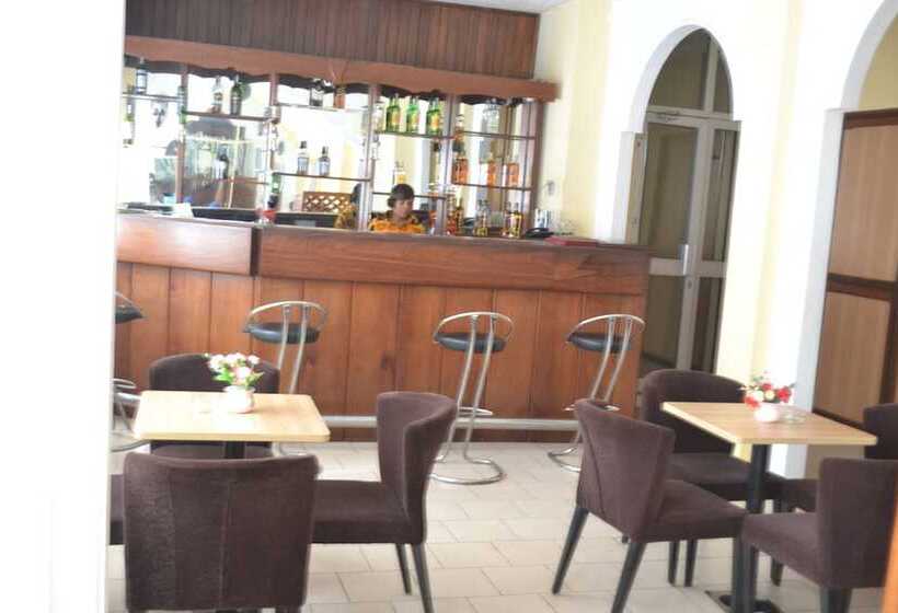 هتل Hôtel Akena City