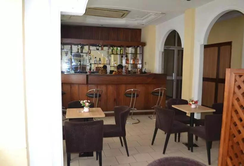 هتل Hôtel Akena City