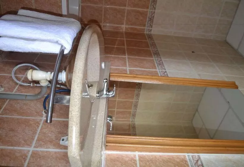 هتل Hôtel Akena City