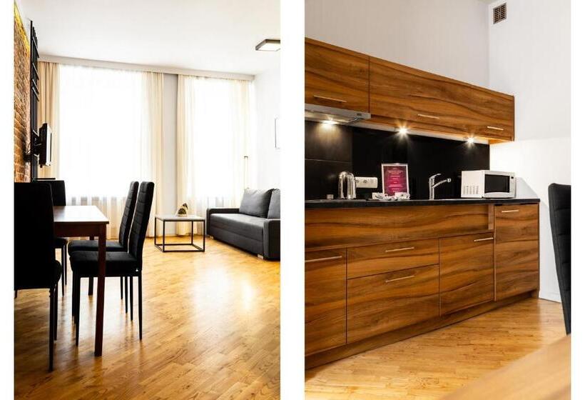 בית מלון כפרי Krakow For You Main Square Apartments