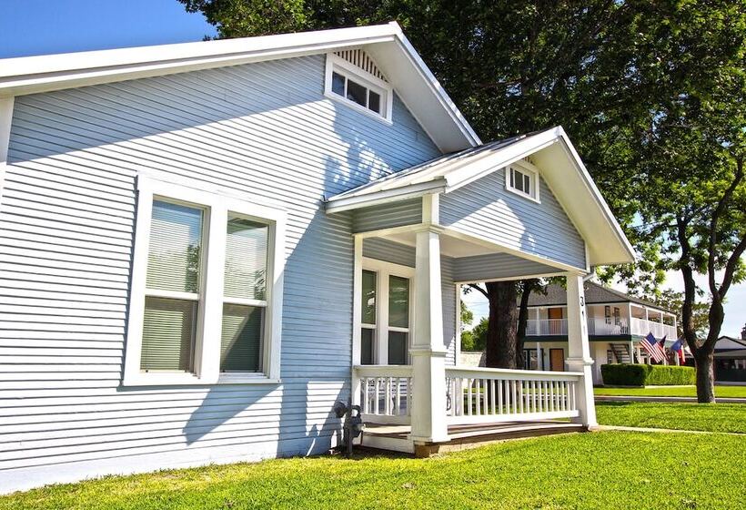 酒店 Peach Tree Inn & Suites