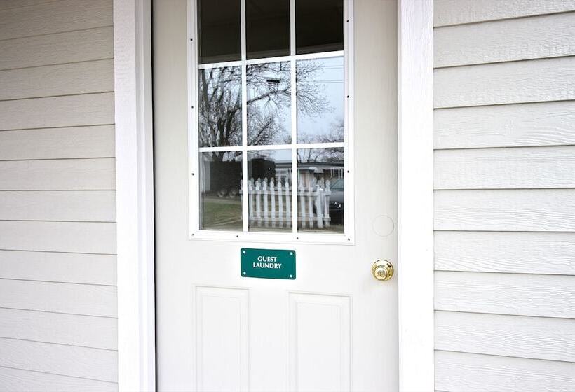 酒店 Peach Tree Inn & Suites