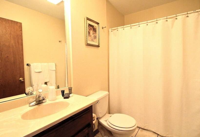 酒店 Peach Tree Inn & Suites