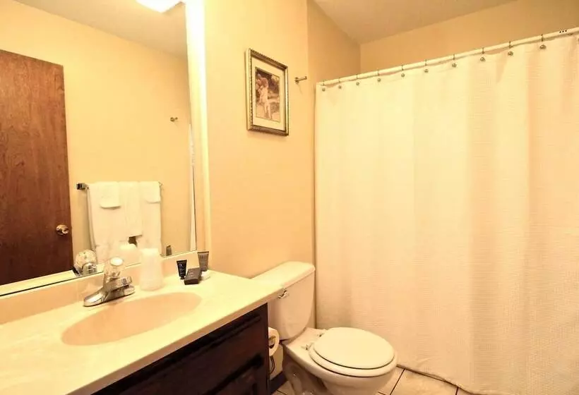 Hotelli Peach Tree Inn & Suites