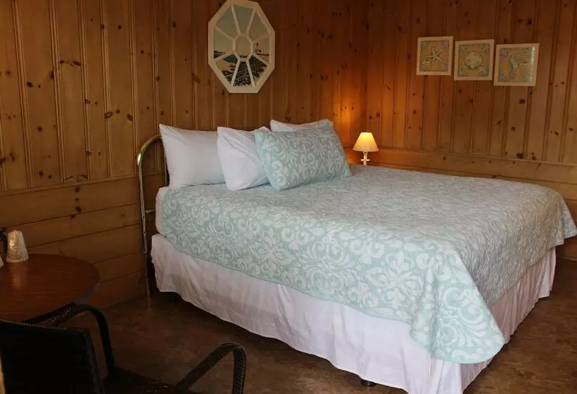 Town & Beach Motel