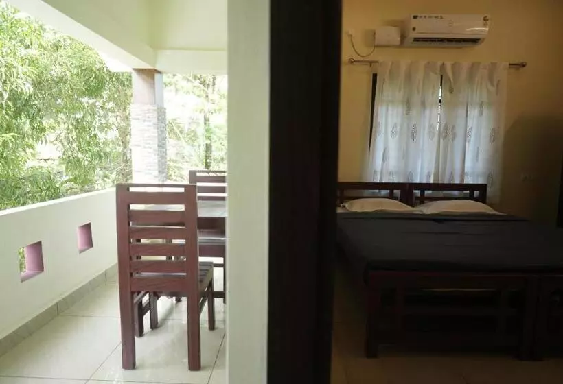 Retkeilymaja Cliff & Coral