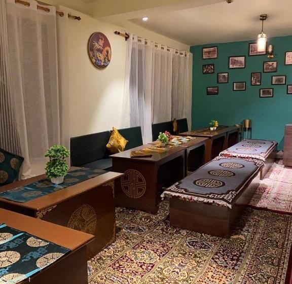 הוסטל Kyelang Times