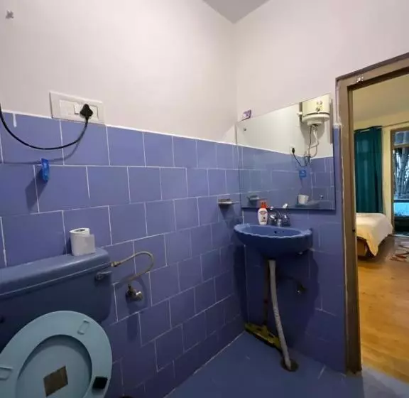 Utopia Hostels Dharamkot Mcleodganj