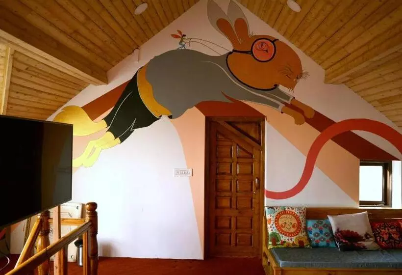 Utopia Hostels Dharamkot Mcleodganj