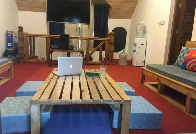 Utopia Hostels Dharamkot Mcleodganj