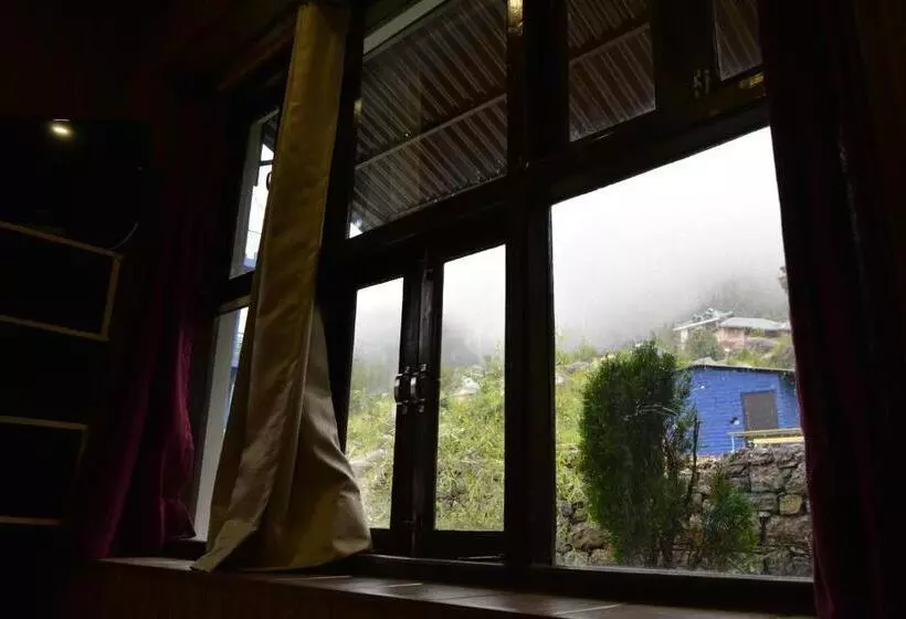 Utopia Hostels Dharamkot Mcleodganj