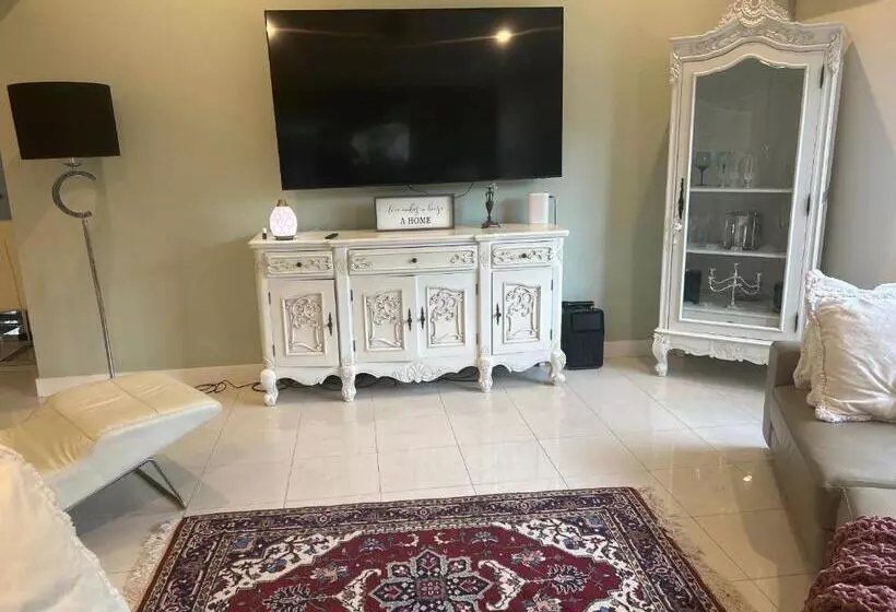 Whitfords Delight Bed & Breakfast