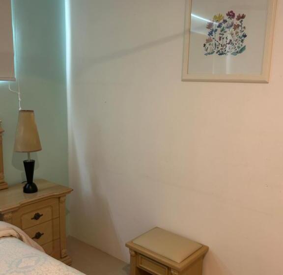 Whitfords Delight Bed & Breakfast