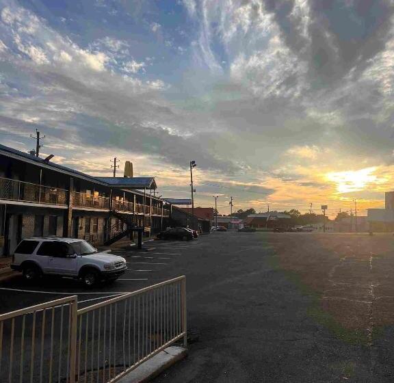 酒店 Fairbridge Inn & Suites