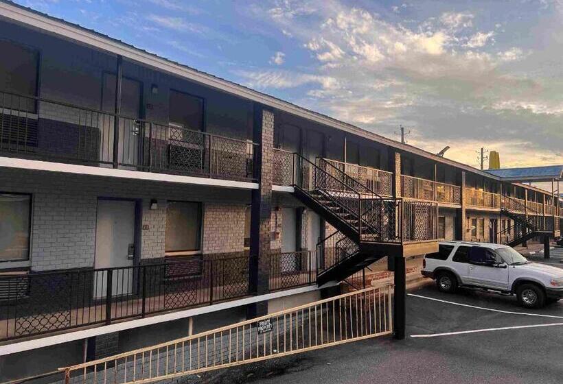 酒店 Fairbridge Inn & Suites