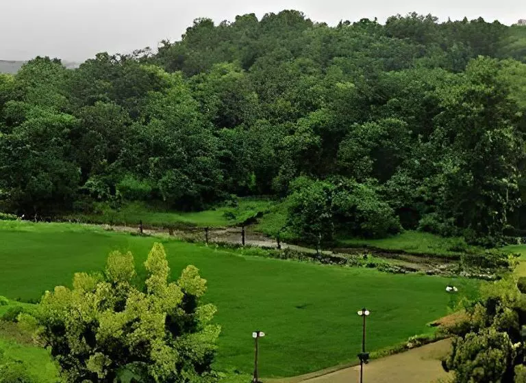 Hotelli Kamal Farm Resort