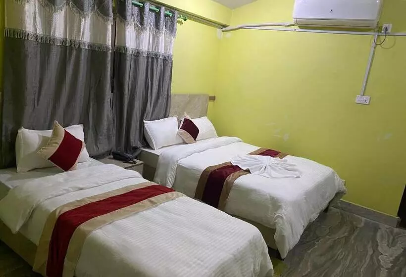 هتل Kavya Inn